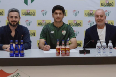 Bursaspor'da Ensar Duman profesyonel oldu