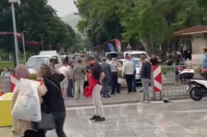 Bursa'da fırtına reklam panosunu uçurdu