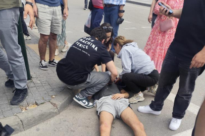 Bursa'da otomobilin çarptığı 2 motosikletteki gençler yaralandı