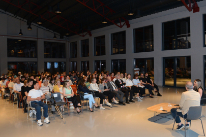 Yeni dünya düzeni söyleşide ele alındı