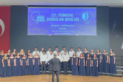 Nilüfer Gençlik Korosu başkentten ödülle döndü