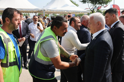 Mustafa Bozbey, Büyükşehir çalışanlarının bayramını kutladı