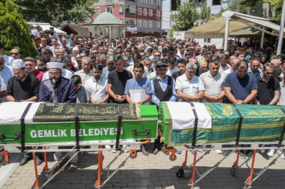 Bursa'da gölde boğulan iki küçük kuzen yan yana uğurlandı