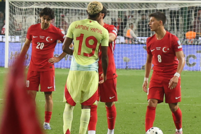 Türkiye, İspanya'ya 6-0 yenildi