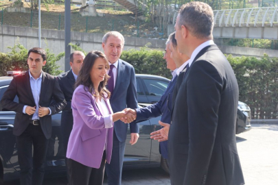 DEM Parti Eş Genel Başkanları ile Özgür Özel'in görüşmesi başladı