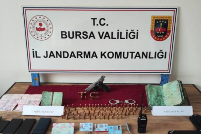 Bursa'da bir kişi tarihi incil ve tevratı 5 milyon dolara satmak istedi
