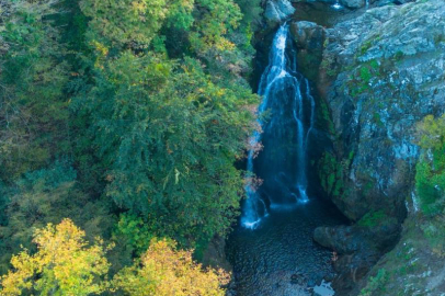 Sudüşen Şelalesi'nde sonbahar güzelliği