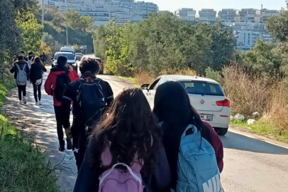 Bursa'da öğrenciler, dersten çok okula nasıl gelip gideceğini düşünüyor