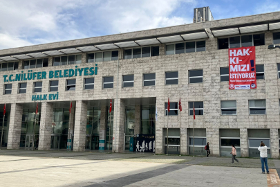 Genel İş Sendikası, Nilüfer Belediyesine 'Hakkımızı istiyoruz' pankartı astı