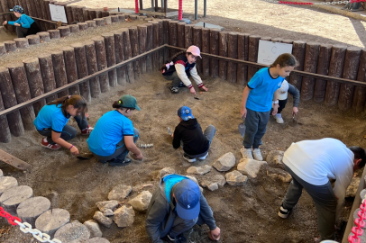 Bursa'da öğrenciler, Arkeopark’ta arkeolojiyi tanıyor