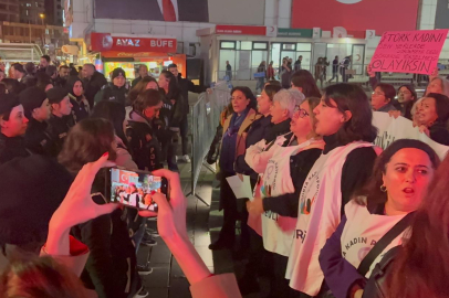 Bursa'da kadınlara polis barikatı