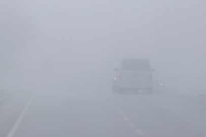 İnegöl'de etkili sis, görüş mesafesini 10 metreye düşürdü