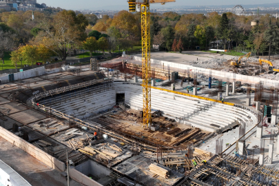 Atatürk Spor Salonu hızla yükseliyor