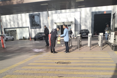 Karesi Tekstil’de güvenlikler işçilerin çantalarını arıyor