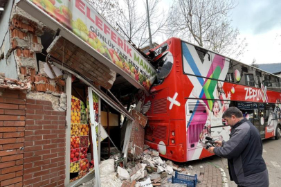 Bursa'da imdat freni boşalan öğrenci otobüsü manava daldı