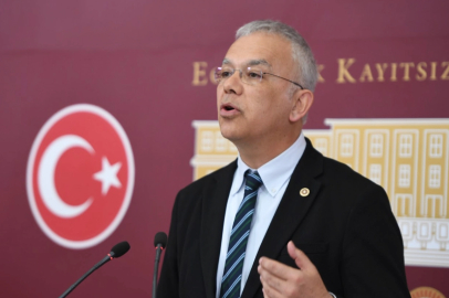 CHP’li Pala’dan Bakana başkanlık makamından kaldırılan Atatürk portresini inceleme çağrısı