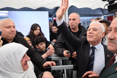 Saldırı girişimi sonrası Bozbey'den ilk açıklama: Kimse hizmet aşkımızı engelleyemez