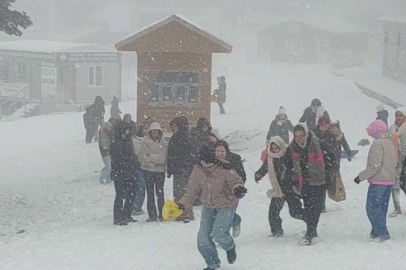 Uludağ'da kar kalınlığı 60 santimetreyi geçti
