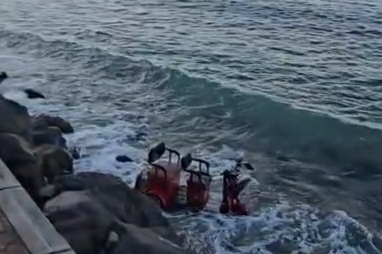 Bursa'da 3 tekerlekli elektrikli motosiklet denize uçtu