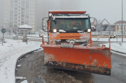 Büyükşehir'den karla mücadelede: 87 mahalle yolu trafiğe açıldı