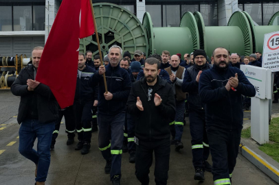 Bursa'da Birleşik Metal-İş üyesi işçiler MESS'in sefalet dayatmasına karşı eylem yaptı