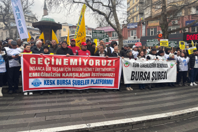 Bursa'da kamu emekçileri geçinemiyoruz, ek zam istiyoruz demek için iş bıraktı