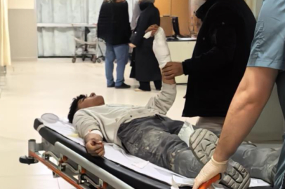 Bursa'da, 16 yaşındaki işçi çalıştığı iş yerinde kırılan cam sonucu bileği kesildi