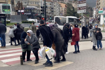 Bursa'da kuvvetli rüzgâr etkisini artırdı