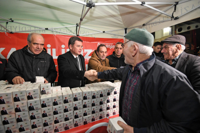 Erkan Aydın, Berat Kandili’nde vatandaşlarla buluştu