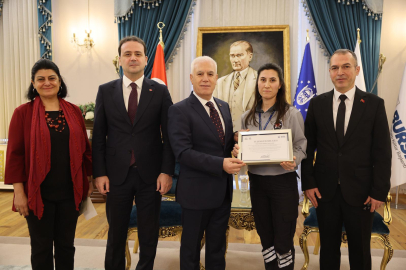 Örnek güvenlik görevlisine Bozbey’den tebrik