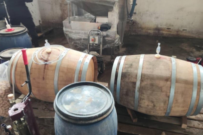 Bursa'da 800 litre kaçak şarap ele geçirildi