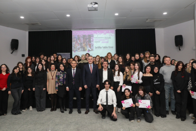 Şiddetsiz yaşama dijital sergiyle dikkat çektiler