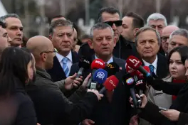 Özgür Özel'den Akın Gürlek açıklaması: 'CHP tarihin en ağır siyasi operasyonuyla karşı karşıya'