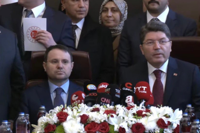 Yılmaz Tunç bakanlık görevini Akın Gürlek’e devretti: Törende alçak koltuk krizi yaşandı