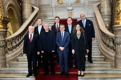 Bozbey Avrupa'da tarihi kent modelini inceledi