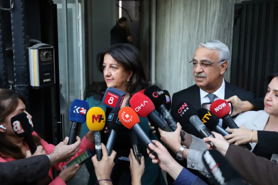 DEM Parti İmralı heyeti, Abdullah Öcalan ile görüşmek için adaya gitti