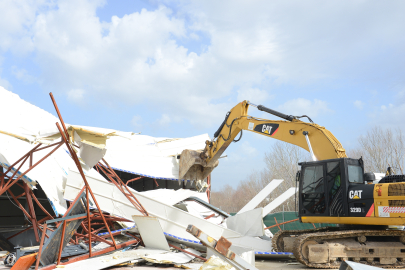 Nilüfer’de 3 noktada yıkım