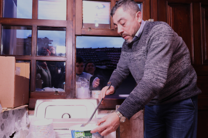 Osmangazi Belediyesi’nden vatandaşlara çorba ve ekmek ikramı