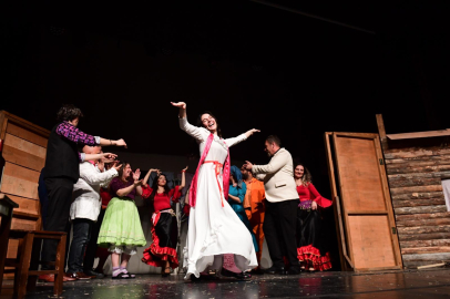 Osmangazi Belediyesi, ‘Deli Ayten’ ile sanatseverleri buluşturdu