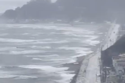 Karacabey'de fırtına ve sağanak sonrası deniz taştı