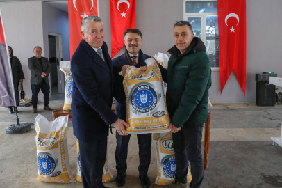 Büyükşehir’de üreticiye fidan ve tohum desteği