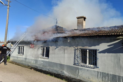 Bursa'da yaşlı çiftin evi alevlere teslim oldu