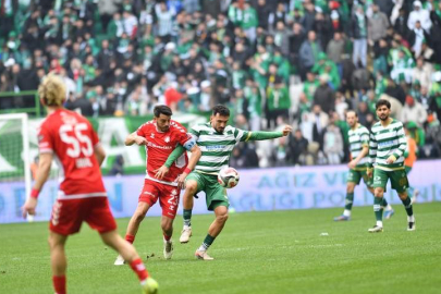 Bursaspor evinde gol olup yağdı