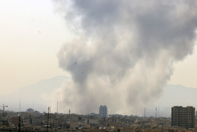 İsrail ve ABD'den İran'a saldırı: En az 30 bölge hedef alındı