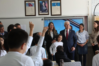 Arkadaşlarına söz verdi, Bozbey’i sınıfa getirdi