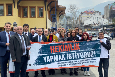 Bursa'da sağlık emekçileri 'İyi hekimlik yapmak istiyoruz' demek için yürüdü