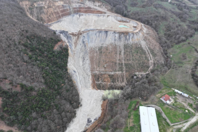 Maden ocağının atıkları suya ve toprağa karışmaya devam ediyor