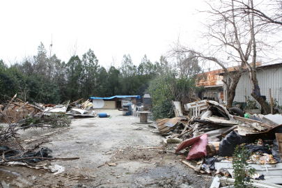 Nilüfer’de kaçak barakalar yıkıldı