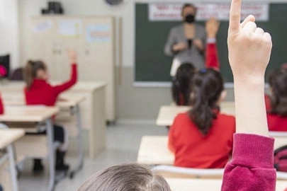 Öğretmenlikte yeni dönem: İşte adayların maaş ve zorunlu eğitim sürecinin detayları