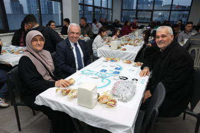 Şadi Özdemir, vatandaşlarla iftarda buluştu